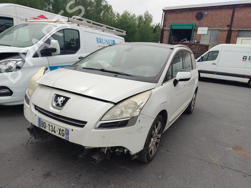 Fuse box PEUGEOT 5008 (0U_, 0E_) 1.6 HDi | BP30147837E1