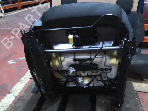 Right front seat RENAULT ARKANA I (LCM_, LDN_) 1.6 E-TECH 145 (LDMU) | BP30489832C16 