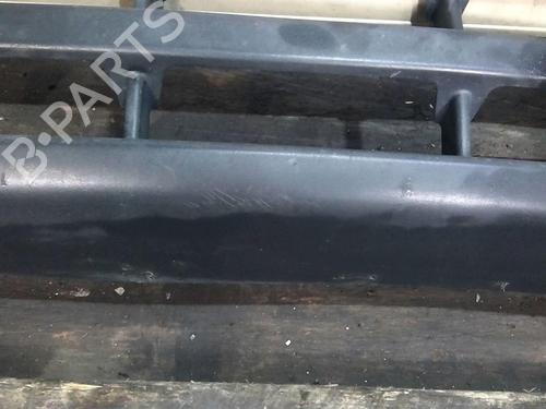 Used Front bumper Front bumper RENAULT MASTER II Bus (JD) 2.5 dCi 120 (JD0M, JD1M, JD1W) (115 hp) 20352698 20352698