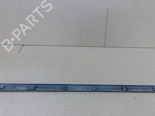 Used Door moulding trim Door moulding trim RENAULT LAGUNA III (BT0/1) 2.0 dCi (BT01, BT08, BT09, BT0E, BT0K, BT12, BT1C, BT1D,... (150 hp) 28175001 28175001