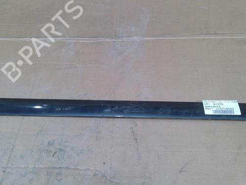 Używane Listwa drzwi VW GOLF PLUS V (5M1, 521) 1.9 TDI (105 hp) 30535237