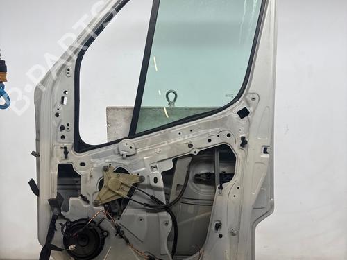 right-front-door-renault-master-iii-van-fv-2010-39647302 main image