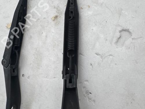 Used Front windshield wiper arm Front windshield wiper arm 37418774 37418774