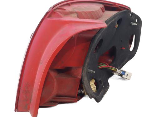 Left taillight PEUGEOT 407 (6D_) 2.0 HDi 135 (6DRHRH, 6DRHRE, 6DRHRG, 6DRHRJ) | BP31582797C34