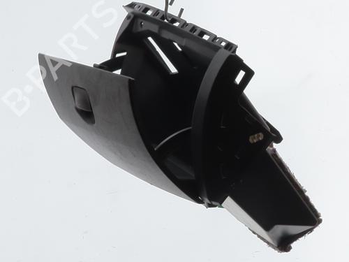 Used Glove box Glove box RENAULT CLIO III (BR0/1, CR0/1) 1.5 dCi (C/BR0G, C/BR1G) (68 hp) 33007798 33007798