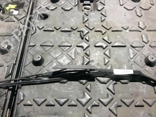 Used Front windshield wiper arm Front windshield wiper arm 21557984 21557984