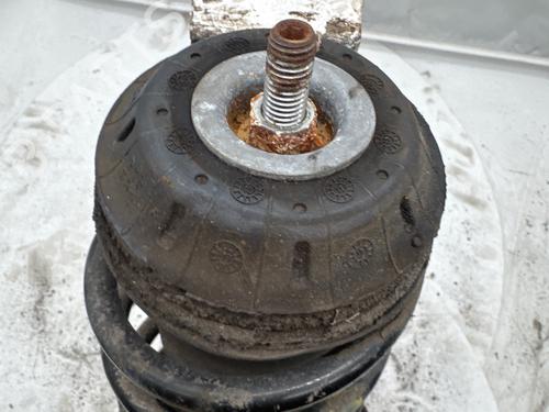 Used Right front shock absorber Right front shock absorber 36095368 36095368