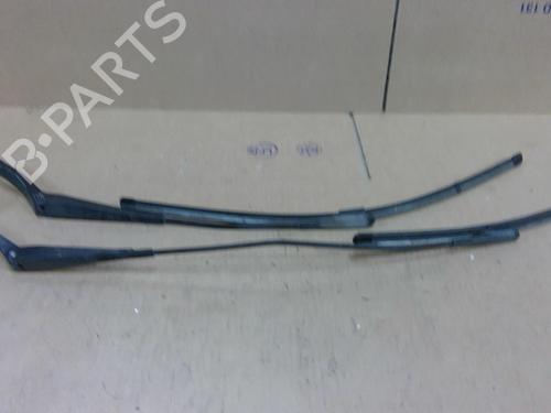 Used Front windshield wiper arm OPEL CORSA D (S07) 1.3 CDTI (L08, L68) (90 hp) 26183808