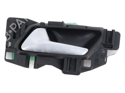 Used Front left interior door handle PEUGEOT 3008 II SUV (MC_, MR_, MJ_, M4_) 1.2 THP/ PureTech 130 (MRHNSM, MRHNSU, MRHNSJ, MRHNYW,... (131 hp) 28614686