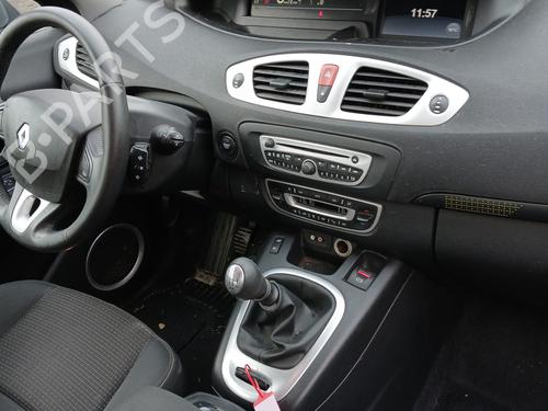 Sæde venstre fortil RENAULT SCÉNIC III (JZ0/1_) 1.5 dCi | BP30755013C15 