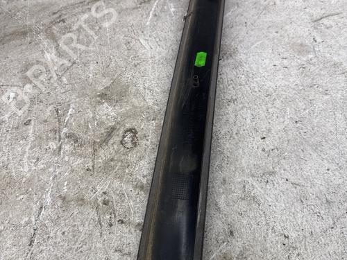 door-moulding-trim-vw-polo-iv-9n_-9a_-2001-2002-2003-2004-2005-2006-2007-2008-2009-2010-2011-2012-2013-2014-37264878 main image