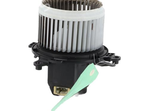 Heater blower motor PEUGEOT 3008 II SUV (MC_, MR_, MJ_, M4_) 1.2 THP/ PureTech 130 (MRHNSM, MRHNSU, MRHNSJ, MRHNYW,... | BP28683833M62