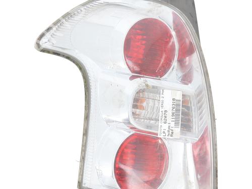 Feu arrière gauche TOYOTA COROLLA Verso (ZER_, ZZE12_, R1_) 2.2 D-4D (AUR10_, AUR10R) (177 hp) 31878747