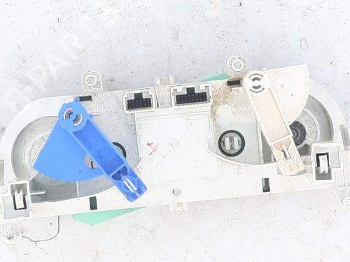 climate-control-renault-clio-iv-bh_-2012-2013-2014-2015-2016-2017-2018-2019-2020-2021-36512007 main image