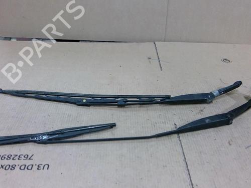 Used Front windshield wiper arm FIAT PANDA (169_) 1.2 (169.AXB11, 169.AXB1A) (60 hp) 26183340