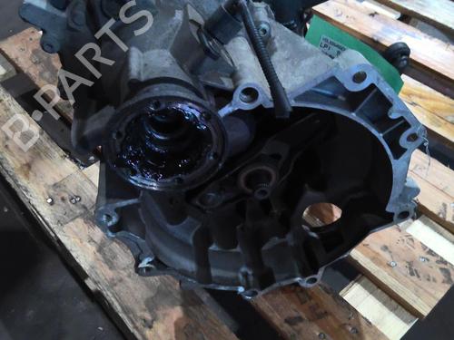 Used Gearbox Gearbox VW POLO IV (9N_, 9A_) 1.2 12V (64 hp) 25913271 25913271