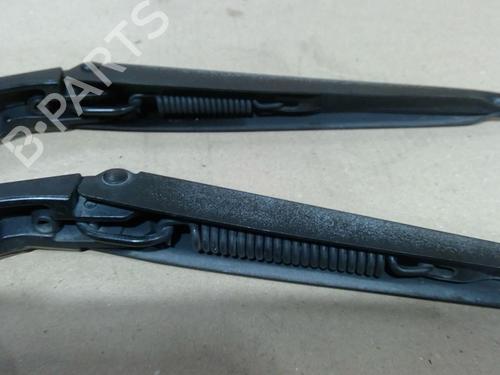 Used Front windshield wiper arm Front windshield wiper arm 31070044 31070044