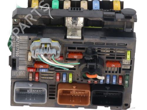 Fuse box PEUGEOT 5008 (0U_, 0E_) 1.6 HDi | BP30147837E1