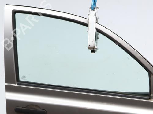 Used Right front door Right front door 31842259 31842259