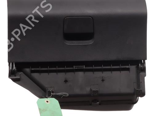 Used Glove box VW POLO IV (9N_, 9A_) 1.4 TDI (70 hp) 29600433