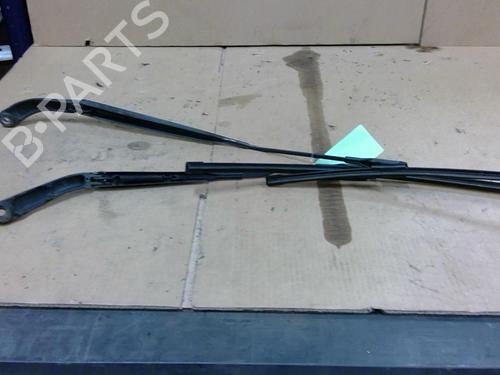 Used Front windshield wiper arm NISSAN QASHQAI / QASHQAI +2 I (J10, NJ10, JJ10E) 1.5 dCi (106 hp) 28212840