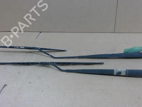 Used Front windshield wiper arm PEUGEOT 1007 (KM_) 1.4 (75 hp) 29143225