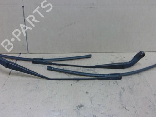 Used Front windshield wiper arm MERCEDES-BENZ B-CLASS Sports Tourer (W245) B 180 CDI (245.207) (109 hp) 27338563