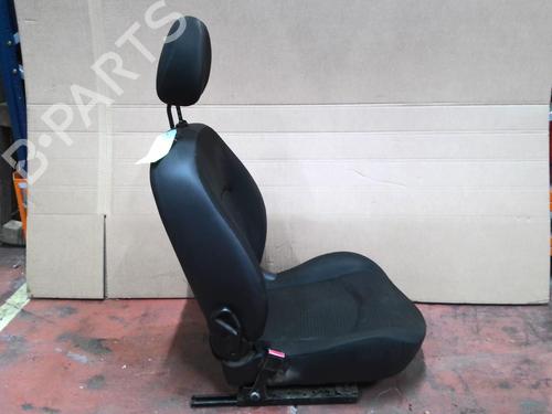Left front seat PEUGEOT 206+ (2L_, 2M_) 1.4 HDi eco 70 | BP31834012C15