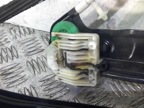 Front left window mechanism BMW 3 (E90) 318 d | BP20357635C22 - Image 3