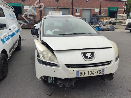 Fuse box PEUGEOT 5008 (0U_, 0E_) 1.6 HDi | BP30147837E1