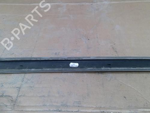 Dørliste Dørliste OPEL ZAFIRA / ZAFIRA FAMILY B (A05) 1.9 CDTI (M75) (150 hp) 30535251 30535251