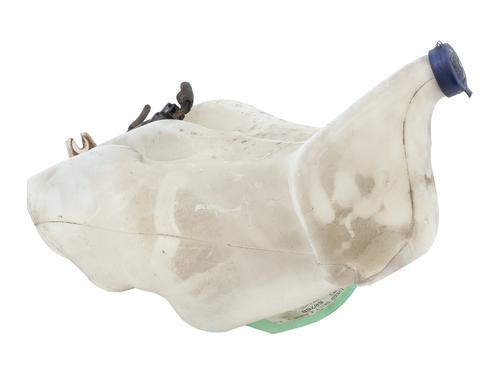 windscreen-washer-tank-iveco-daily-iv-van-2006-2007-2008-2009-2010-2011-2012-30261917 main image