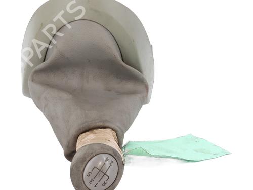 Used Gear lever RENAULT TWINGO II (CN0_) 1.2 (CN0D) (58 hp) 29840517