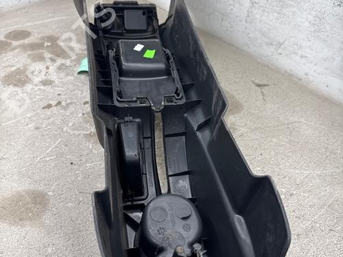 Console centrale Console centrale PEUGEOT 207 (WA_, WC_) 1.6 HDi 110 (112 hp) 36184880 36184880
