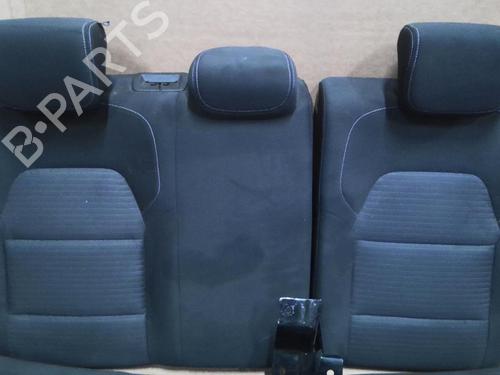 Siège arrière RENAULT ARKANA I (LCM_, LDN_) 1.6 E-TECH 145 (LDMU) | BP30489833C17 