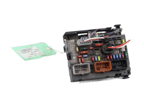 Used Fuse box PEUGEOT 5008 (0U_, 0E_) 1.6 HDi (110 hp) 31818163