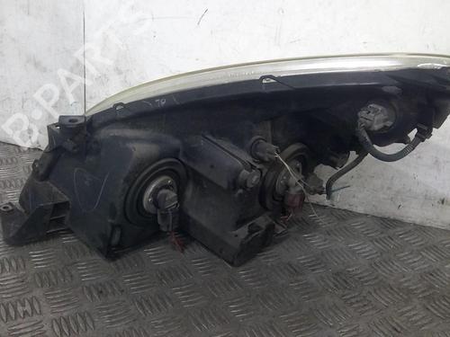 Used Right headlight TOYOTA COROLLA Verso (ZER_, ZZE12_, R1_) 2.2 D-4D (AUR10_, AUR10R) (136 hp) 20359393
