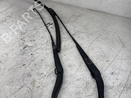 Used Front windshield wiper arm Front windshield wiper arm RENAULT MASTER III Van (FV) 2.3 dCi 125 FWD (FV0C, FV0D, FV0G, FV0H, FV0J, FV0K,... (125 hp) 39729300 39729300