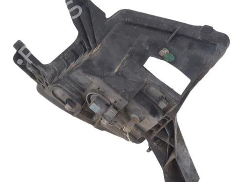 Used Left front fog light Left front fog light PEUGEOT 407 SW (6E_, 6D_) 2.0 HDi 135 (136 hp) 40467024 40467024