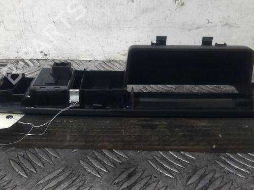 Used Left front window switch Left front window switch VW POLO IV (9N_, 9A_) 1.4 TDI (70 hp) 20368438 20368438