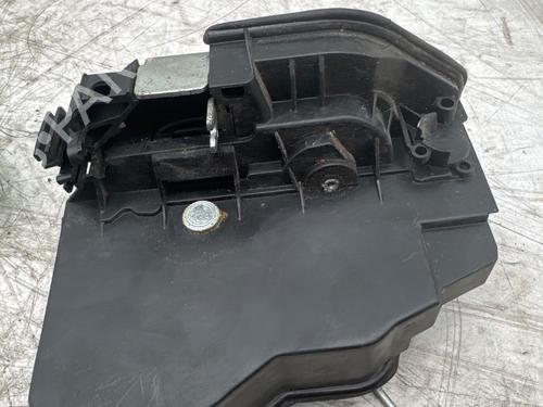 Fechadura trás direita Fechadura trás direita MINI MINI COUNTRYMAN (R60) Cooper D ALL4 (112 hp) 36656789 36656789