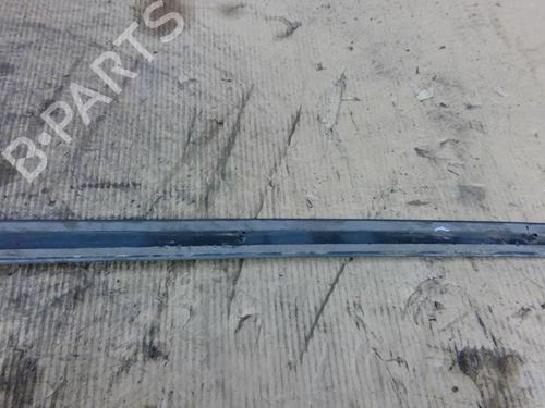 door-moulding-trim-audi-a4-b6-8e2-2000-2001-2002-2003-2004-2005-31823827 main image