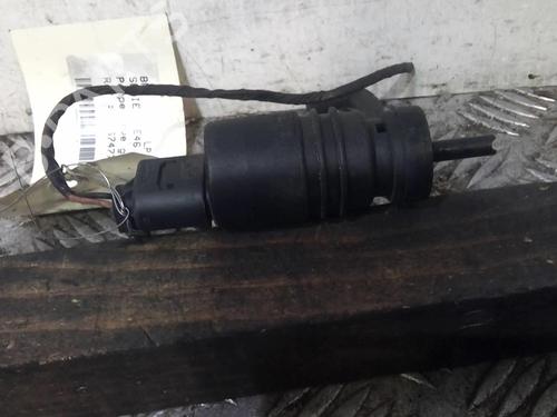 Used Washer pump Washer pump BMW 3 Touring (E46) 320 d (150 hp) 20357142 20357142