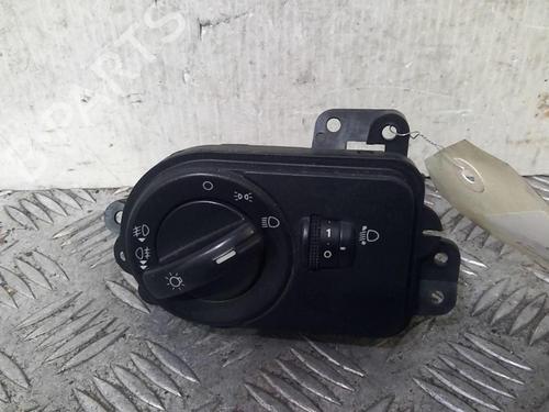 Used Headlight switch FORD FIESTA V (JH_, JD_) 1.4 TDCi (68 hp) 21817270