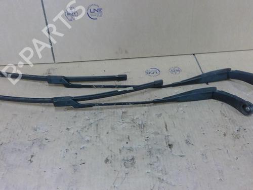Used Front windshield wiper arm Front windshield wiper arm 27237199 27237199