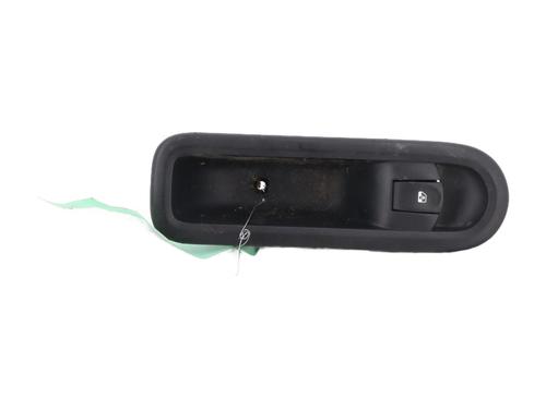 Used Right front window switch RENAULT CLIO III (BR0/1, CR0/1) 1.2 16V (BR02, BR0J, BR11, CR02, CR0J, CR11) (75 hp) 21057870
