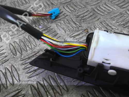 Used Left front window switch Left front window switch MERCEDES-BENZ C-CLASS (W203) C 200 CDI (203.007) (122 hp) 20367796 20367796