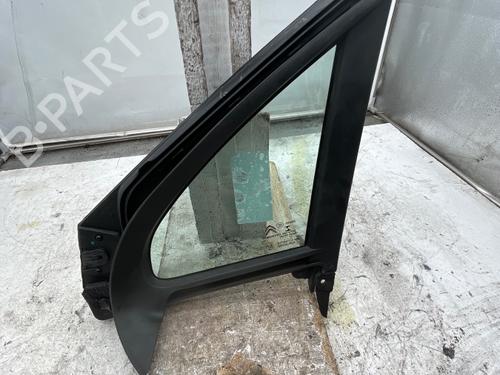 front-right-quarter-glass-citroen-c3-iii-sx-2016-40467084 main image