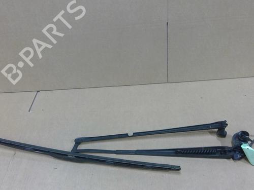 Used Front windshield wiper arm TOYOTA YARIS (_P13_) 1.4 D (NLP130_, NLP130) (90 hp) 29082749