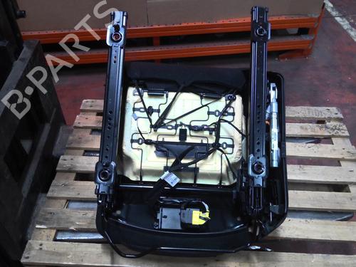 Sæde højre fortil RENAULT MEGANE IV Hatchback (B9A/M/N_) 1.5 dCi 90 (B9A1) | BP30318303C16 